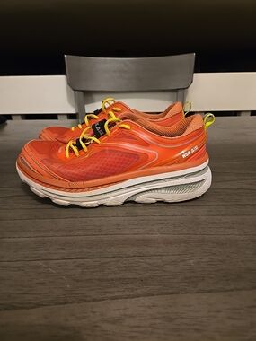 hoka one one bondi 3 womens size 8.5 running training Coral Pink